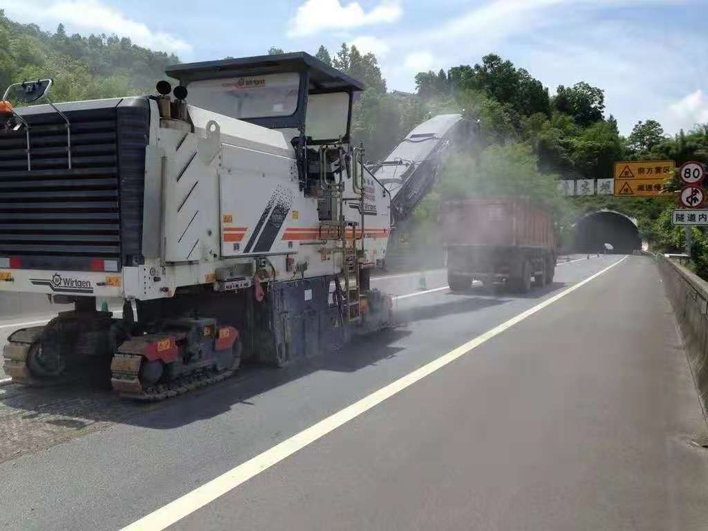 公路養(yǎng)護中冷再生機租賃如何去做？